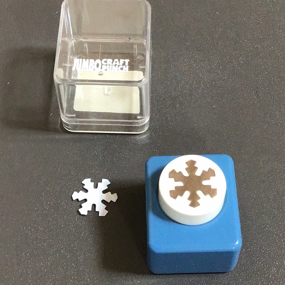 ❄️ Snowflake Paper Punch ❄️